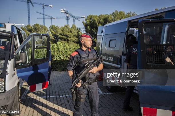 German Riot Van Riot Police Van Photos and Premium High Res Pictures - Getty Images