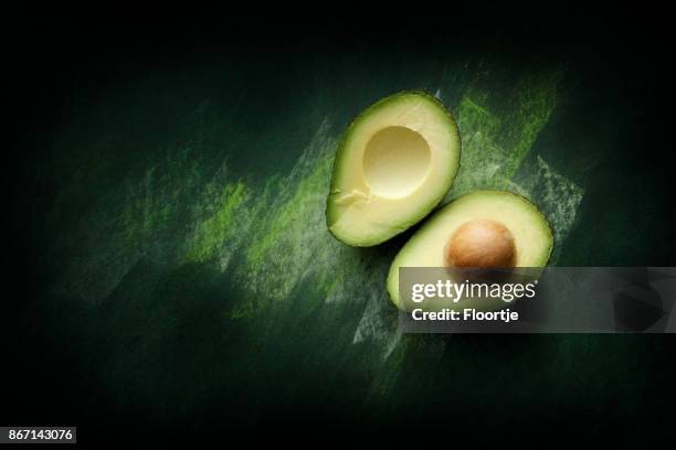 fruta: aguacate naturaleza muerta - chopped food fotografías e imágenes de stock