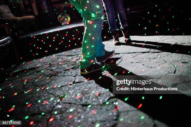 lasers lighting up the dancefloor at nightclub - berlin nightlife stock pictures, royalty-free photos & images