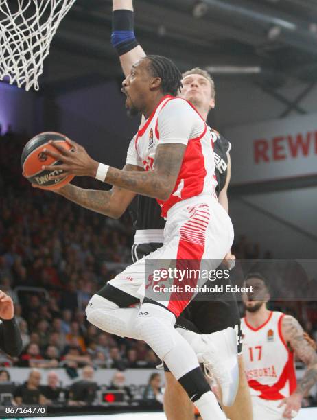 Jordan McRae, #52 of Baskonia Vitoria Gasteiz competes with Leon Radosevic, #43 of Brose Bamberg in action during the 2017/2018 Turkish Airlines...