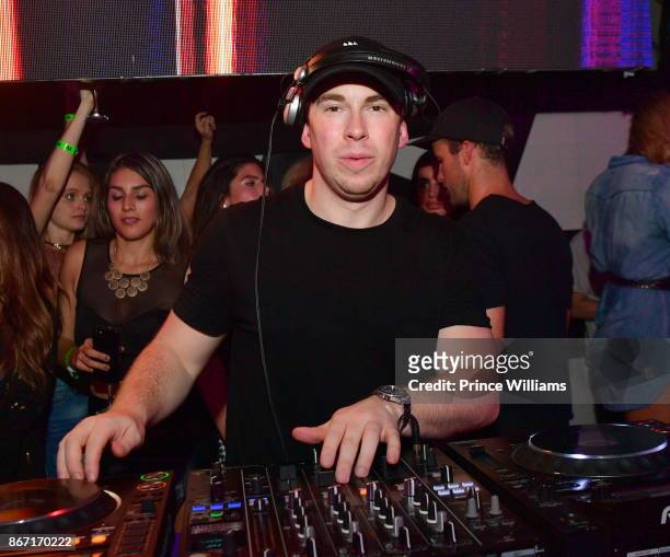 Hardwell performs at Gold Room on October 26, 2017 in Atlanta, Georgia.