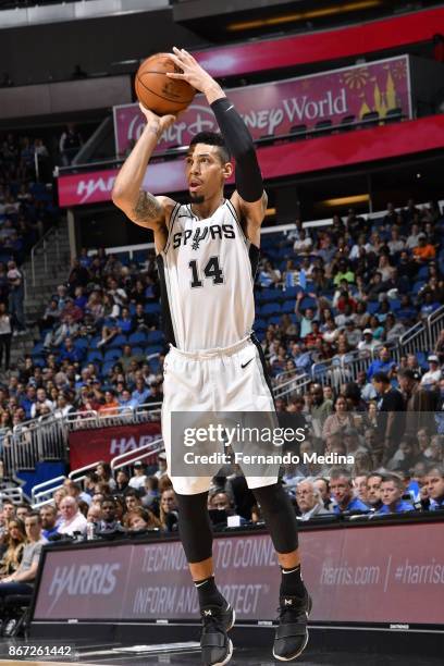 Danny Green of the San Antonio Spurs shoots the ball against the Orlando Magic on October 27, 2017 at Amway Center in Orlando, Florida. NOTE TO USER:...