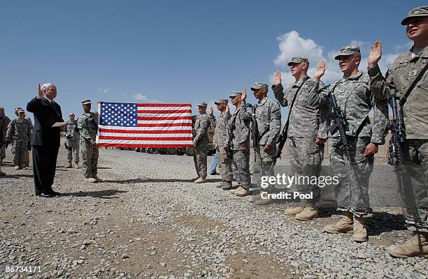 Enlisting Enlisting Army Photos and Premium High Res Pictures - Getty Images