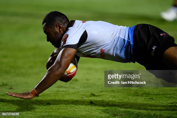 Henry Raiwalui of Fiji scores a try during the 2017 Rugby League World Cup match between Fiji and the United States on October 28, 2017 in...