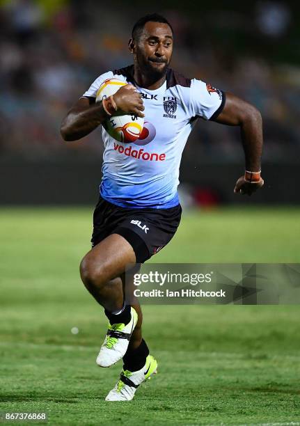 Henry Raiwalui of Fiji makes a break to score a try during the 2017 Rugby League World Cup match between Fiji and the United States on October 28,...
