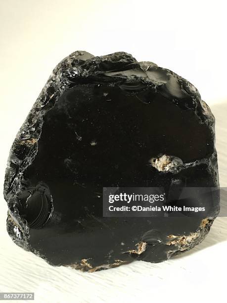 obsidian - ossidiana foto e immagini stock