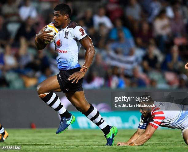 Tui Kamikamica of Fiji makes a break during the 2017 Rugby League World Cup match between Fiji and the United States on October 28, 2017 in...