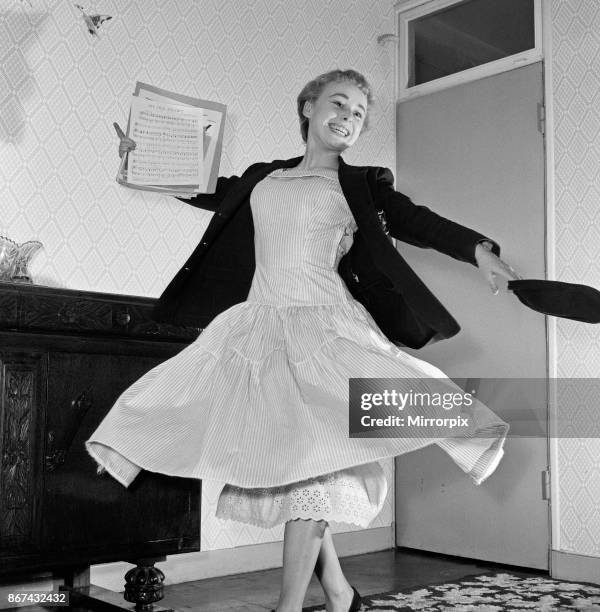 Barbra Reed Barbara Reed Photos and Premium High Res Pictures - Getty Images