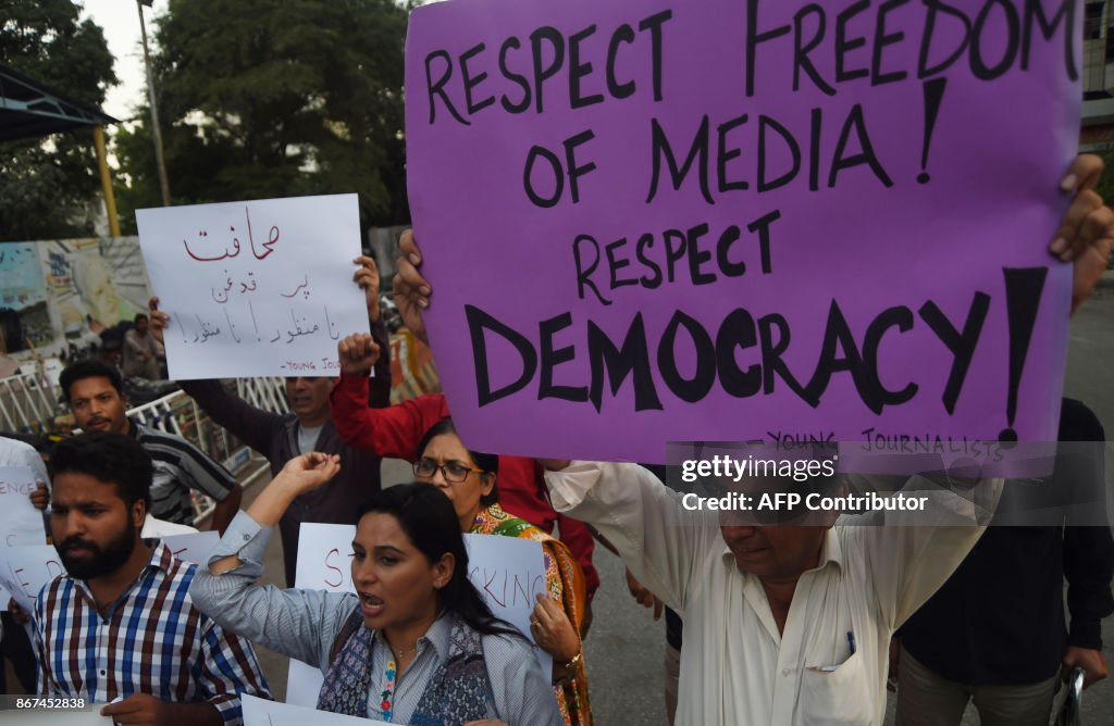 PAKISTAN-MEDIA-RIGHTS-PROTEST