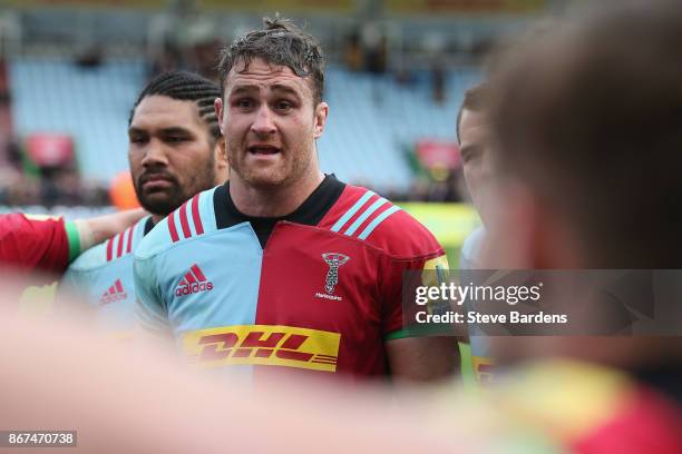 James Horwill of Harlequins talks to his team mates after the Aviva Premiership match between Harlequins and Worcester Warriors at Twickenham Stoop...