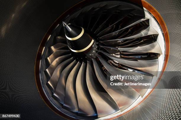 Spining Engine 58 Plane Engine Spinning Stock Photos, High-Res Pictures, and Images ...