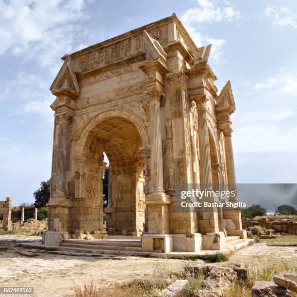 the arch of septimius severus - leptis magna stock pictures, royalty-free photos & images