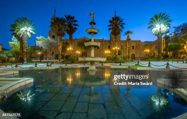 arequipa - basilica cathedral of arequipa at twilight - arequipa city imagens e fotografias de stock