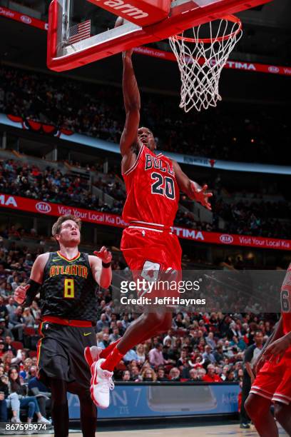 Quincy Pondexter of the Chicago Bulls goes to the basket against the Atlanta Hawks on October 26, 2017 at the United Center in Chicago, Illinois....