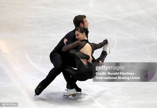 Haven Denney and Brandon Frazier of the United States practice pairs free skating during the ISU Grand Prix of Figure Skating at Brandt Centre on...