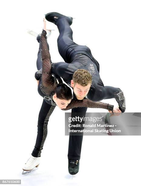 Haven Denney and Brandon Frazier of the United States practice pairs free skating during the ISU Grand Prix of Figure Skating at Brandt Centre on...