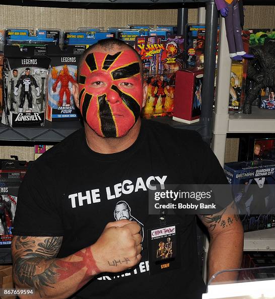 Pro wrestler Kahagas attends Chiller Theater Expo Winter 2017 at