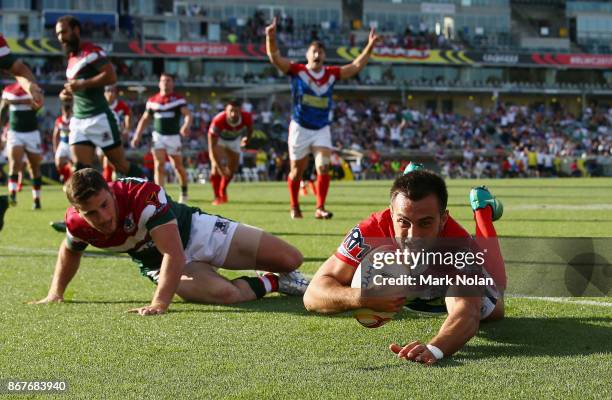 Damien Cardace of France scores a try during the 2017 Rugby League World Cup match between France and Lebanon at Canberra Stadium on October 29, 2017...