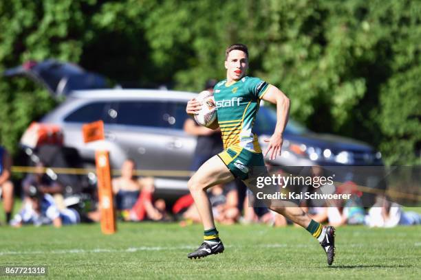 Dan Fransen of Mid Canterbury runs through to score a try during the Mitre 10 Heartland Championship Lochore Cup Final match between Mid Canterbury...
