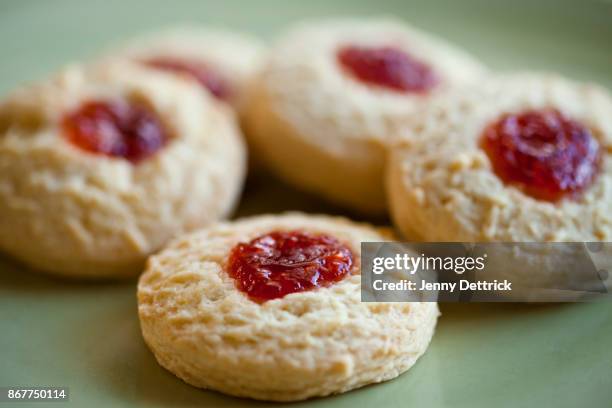 jam drop biscuits - jammy dodger stock pictures, royalty-free photos & images
