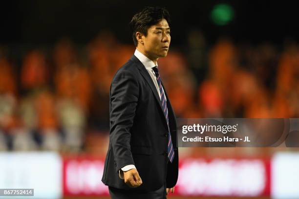 Head coach Yoon Jung Hwan of Cerezo Osaka looks on during the J.League J1 match between Cerezo Osaka and Omiya Ardija at Kincho Stadium on October...