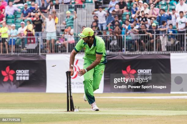 Sohail Khan of Pakistan runs out Sarel Erwee of South Africa during Day 2 of Hong Kong Cricket World Sixes 2017 Cup final match between Pakistan vs...