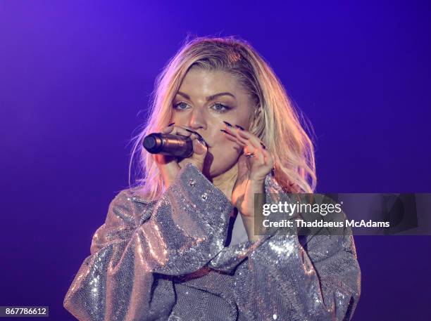 Fergie performs at Fontainebleau Miami Beach on October 28, 2017 in Miami Beach, Florida.