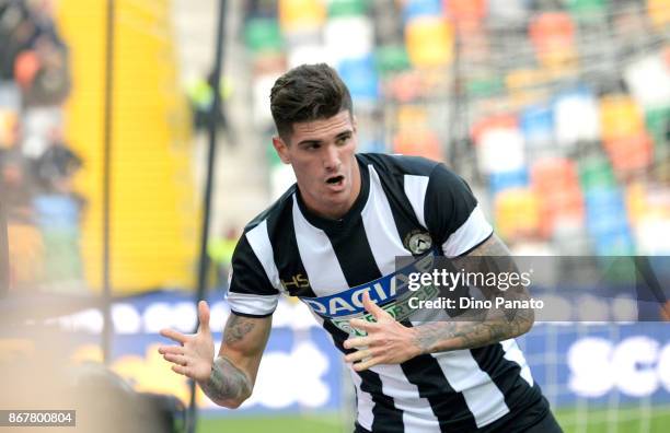 Rodrigo Javier De Paul of Udinese Calcio ceebrates after scoring his team's first goal from the penalty spot during the Serie A match between Udinese...