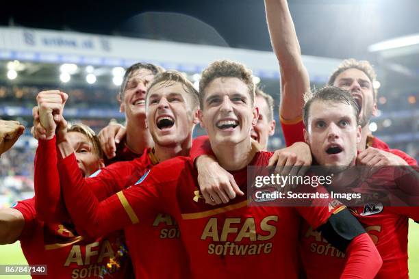 Guus Til* of AZ Alkmaar celebrates 1-2 with *Jonas Svensson* of AZ Alkmaar, *Wout Weghorst* of AZ Alkmaar, *Teun Koopmeiners* of AZ Alkmaar,...