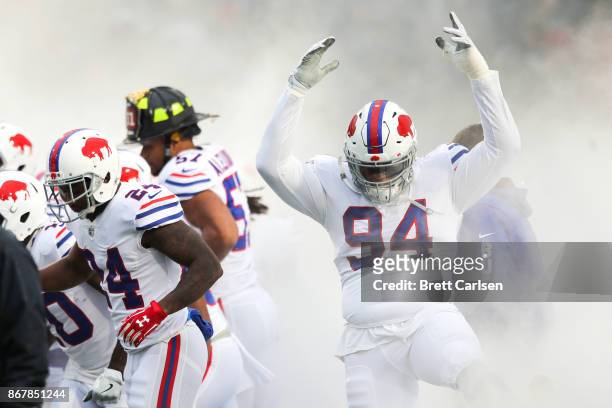 Jerel Worthy of the Buffalo Bills raises his arms before an NFL game against the Oakland Raiders on October 29, 2017 at New Era Field in Orchard...