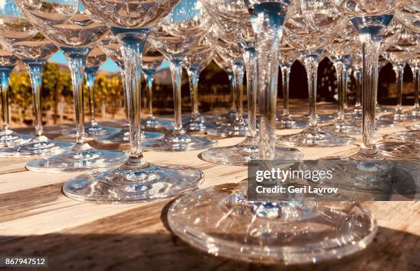 wine glasses - サンタイネス ストックフォトと画像