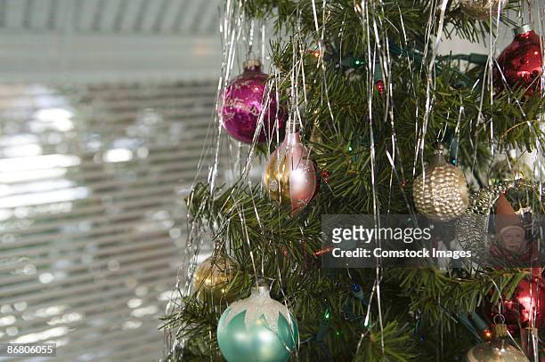 christmas tree - lametta stock-fotos und bilder