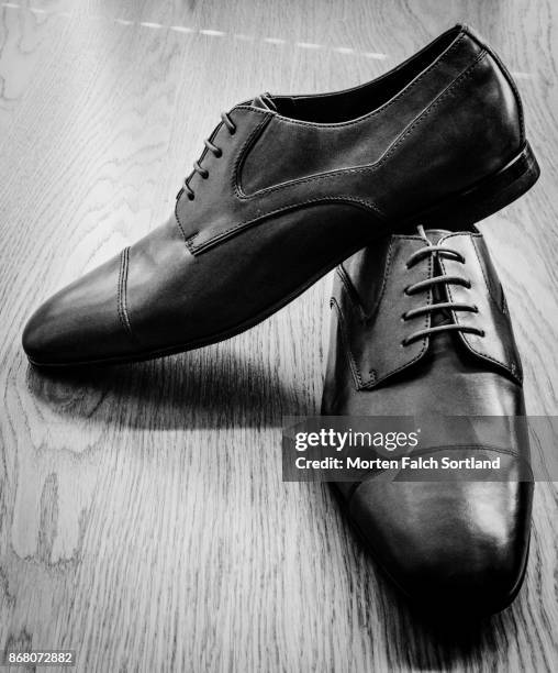 spit shine - shoe polish stock pictures, royalty-free photos & images