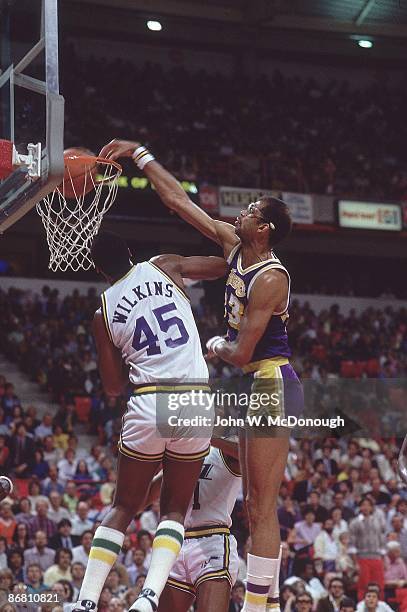 Los Angeles Lakers Kareem Abdul-Jabbar in action, dunk vs Utah Jazz Jeff Wilkins at Thomas & Mack Center. Abdul-Jabbar broke record for career points...