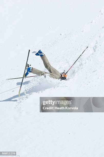 lone skier making turns in alpine environment, washington. - falling water flowing water photos et images de collection