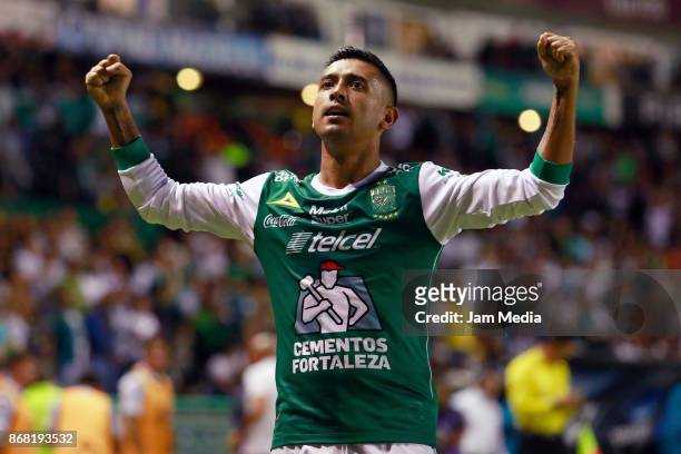 Elias Hernandez of Leon celebrates after scoring the fourth goal of his team during the 15th round match between Leon and Veracruz as part of the...