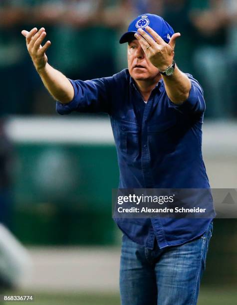 Mano Menezes, head coach of Cruzeiro in action during the match between Palmeiras and Cruzeiro for the Brasileirao Series A 2017 at Allianz Parque...