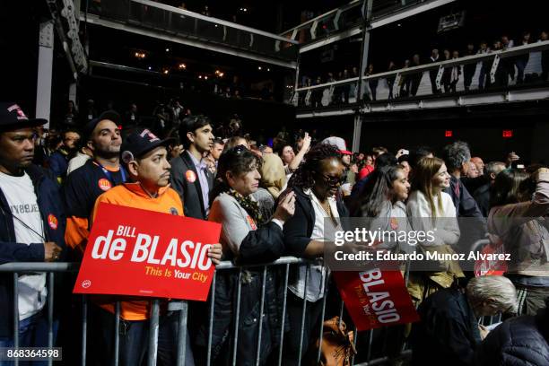 Supporters of New York City Mayor Bill de Blasio attend a campaign rally on October 30, 2017 in New York City. New York City Mayor Bill de Blasio...