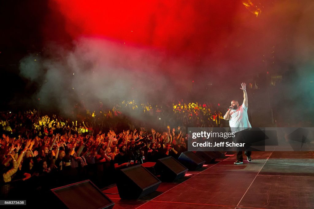DJ Khaled Meets University Of Wisconsin Freshman Who Shared 43,000 Bottles Of Mentos Gum To Earn A Free Concert