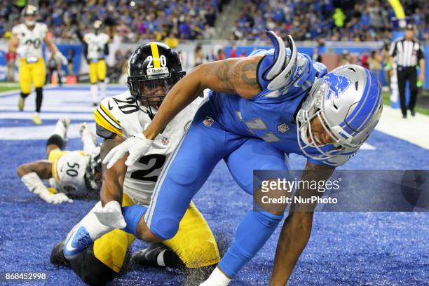 Detroit Lions wide receiver Marvin Jones can not catch a pass while defended by Pittsburgh Steelers strong safety Robert Golden during the second...