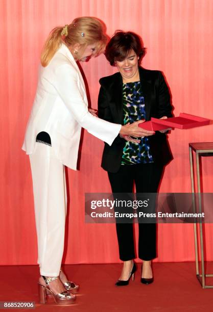 Carmen Thyssen-Bornemisza and Soraya Saenz de Santamaria attend the 25th anniversary of Thyssen-Bornemisza Museum on October 30, 2017 in Madrid,...