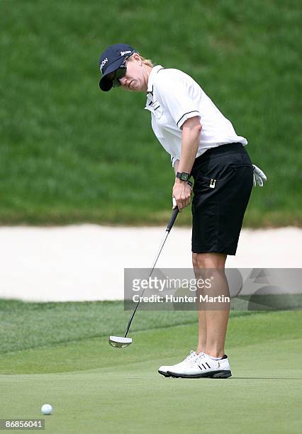 Karrie Webb of Australia putts for birdie on the 11th hole during the second round of the Michelob Ultra Open at Kingsmill Resort on May 8, 2009 in...