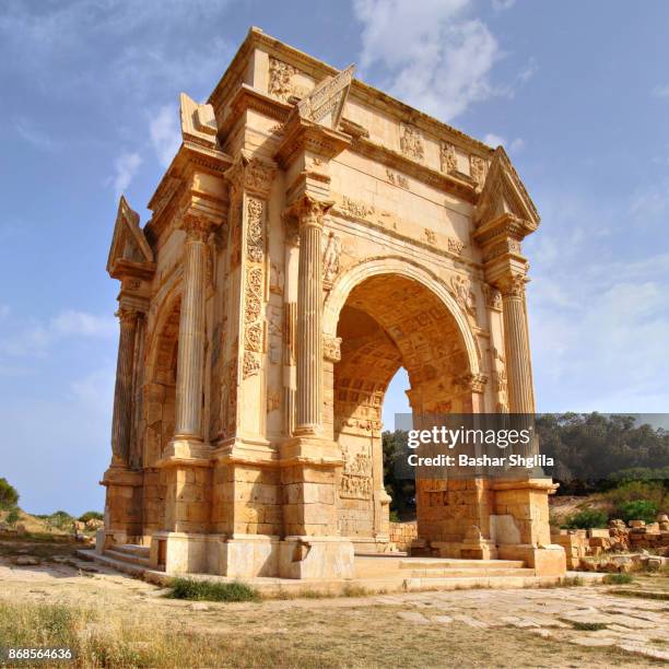 the arch of septimius severus - leptis magna stock pictures, royalty-free photos & images