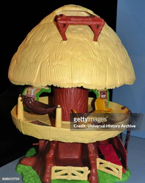 Ewok family Hut made by Kennar Products USA, 1984.