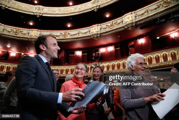 Opera Smiles 420 Nonprofessional Stock Photos, High-Res Pictures, and Images - Getty ...