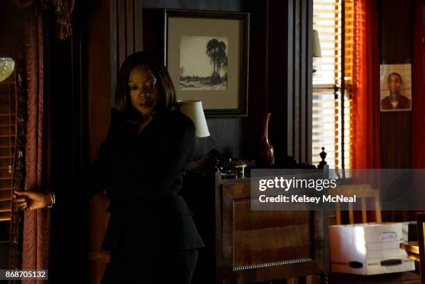 Nobody Roots for Goliath" - When Annalise's resolve to certify her class action lawsuit is tested, a surprising ally comes to her aid. Meanwhile,...