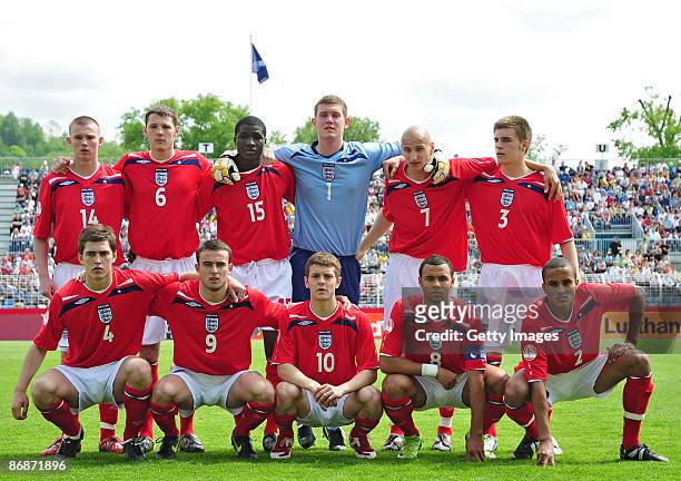 The team of England lines up Ryan Tunnicliffe, Tom Parkes, Edward Oshodi, Jed Steer, Goalkeeper, Jonjo Shelvey, Luke Garbutt Gary Gardner , Jose...