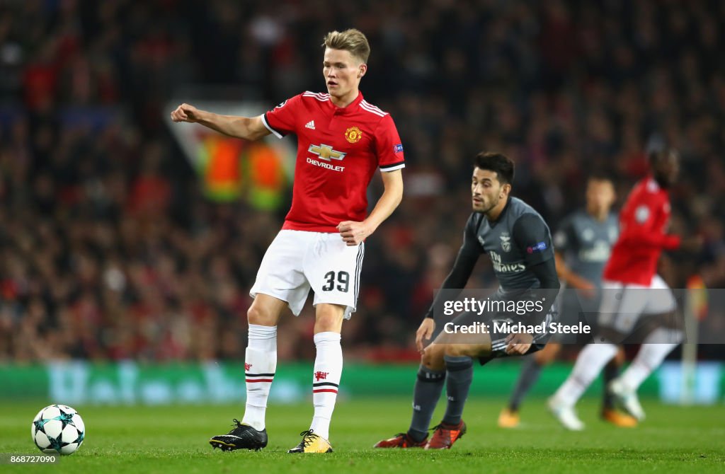 Manchester United v SL Benfica - UEFA Champions League