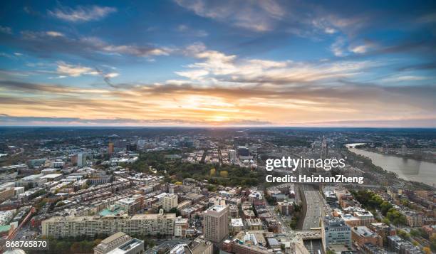 vue aérienne de boston - hélicoptère ville photos et images de collection