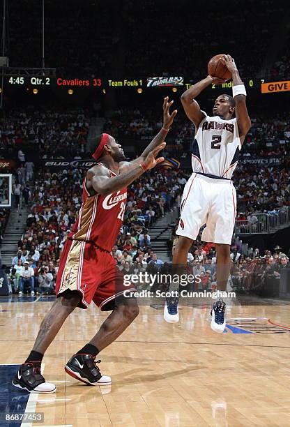 Joe Johnson of the Atlanta Hawks puts up a shot against the Cleveland Cavaliers in Game Three of the Eastern Conference Semifinals during the 2009...